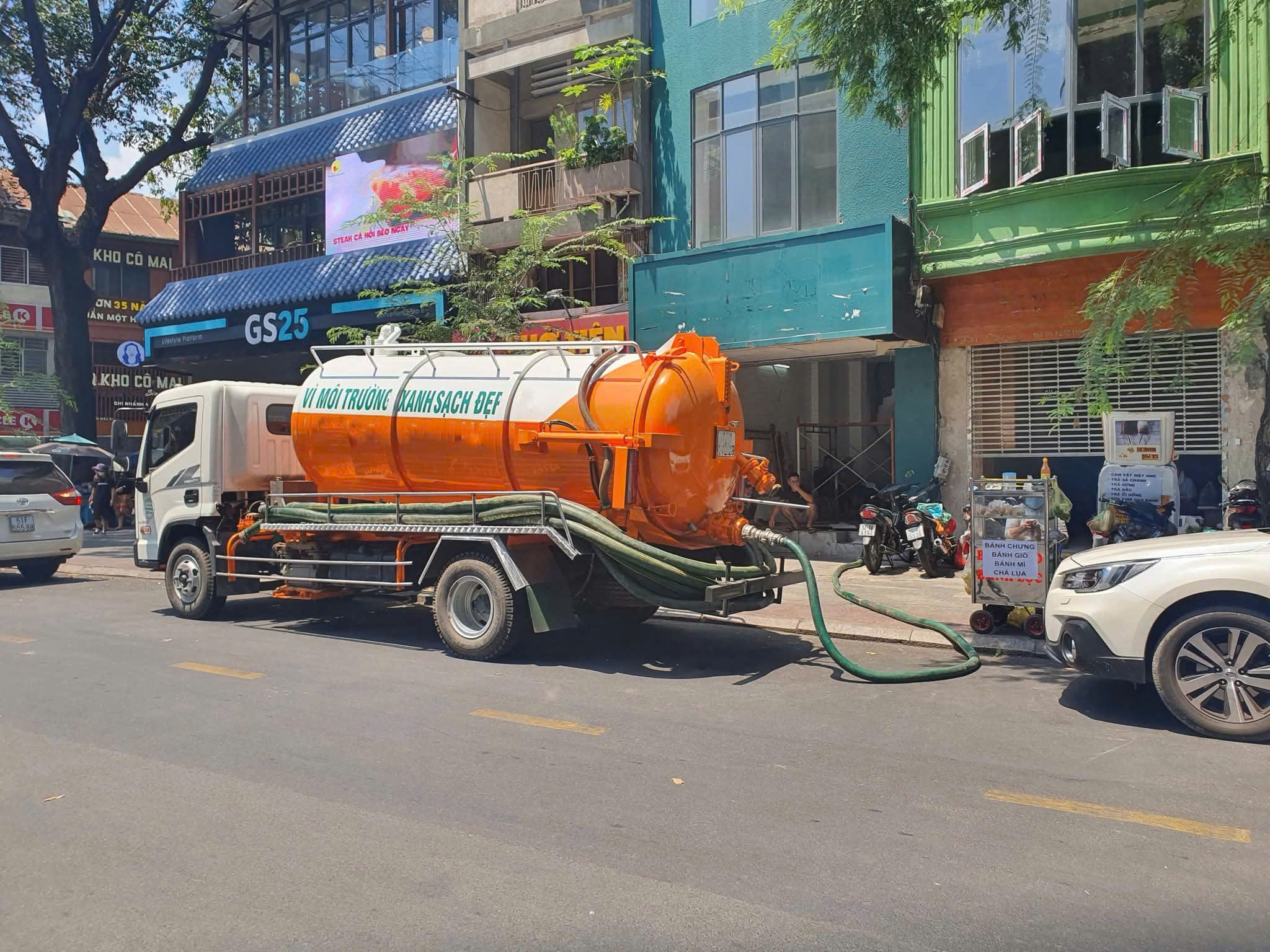 Dịch vụ hút bể phốt thông tắc cống tại Hà Nội 3