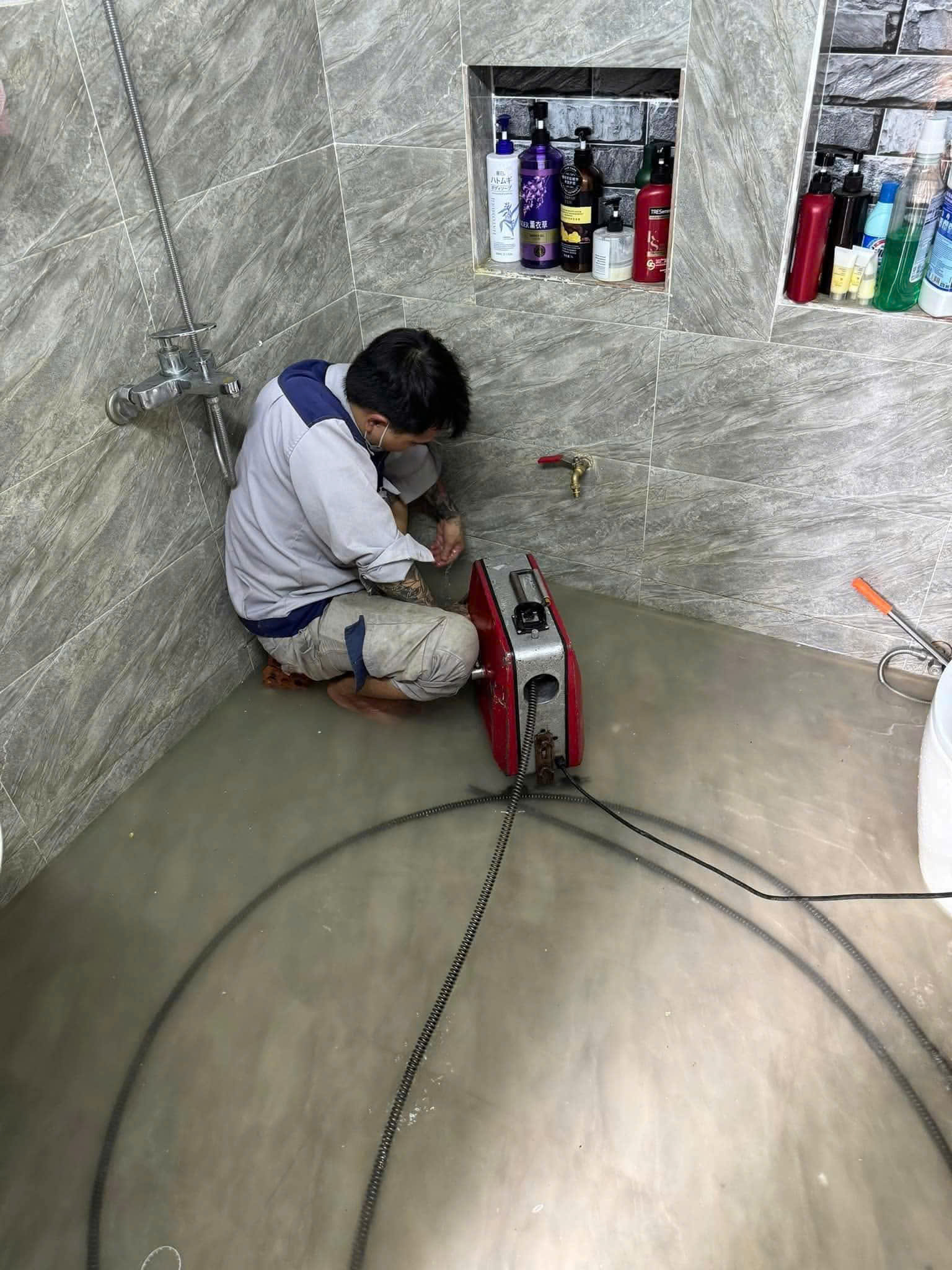 Thông tắc chậu rửa tại nhà dân